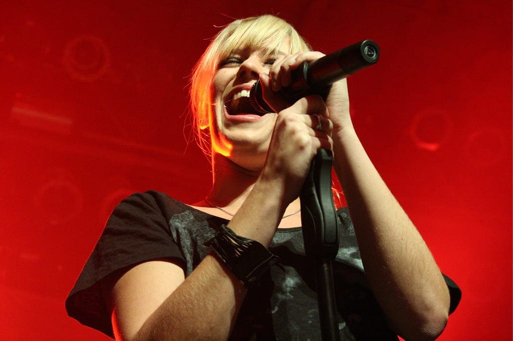 Luxuslärm am 18.11.2010 in der Garage in Saarbrücken, Foto: Andrea Jaeckel-Dobschat