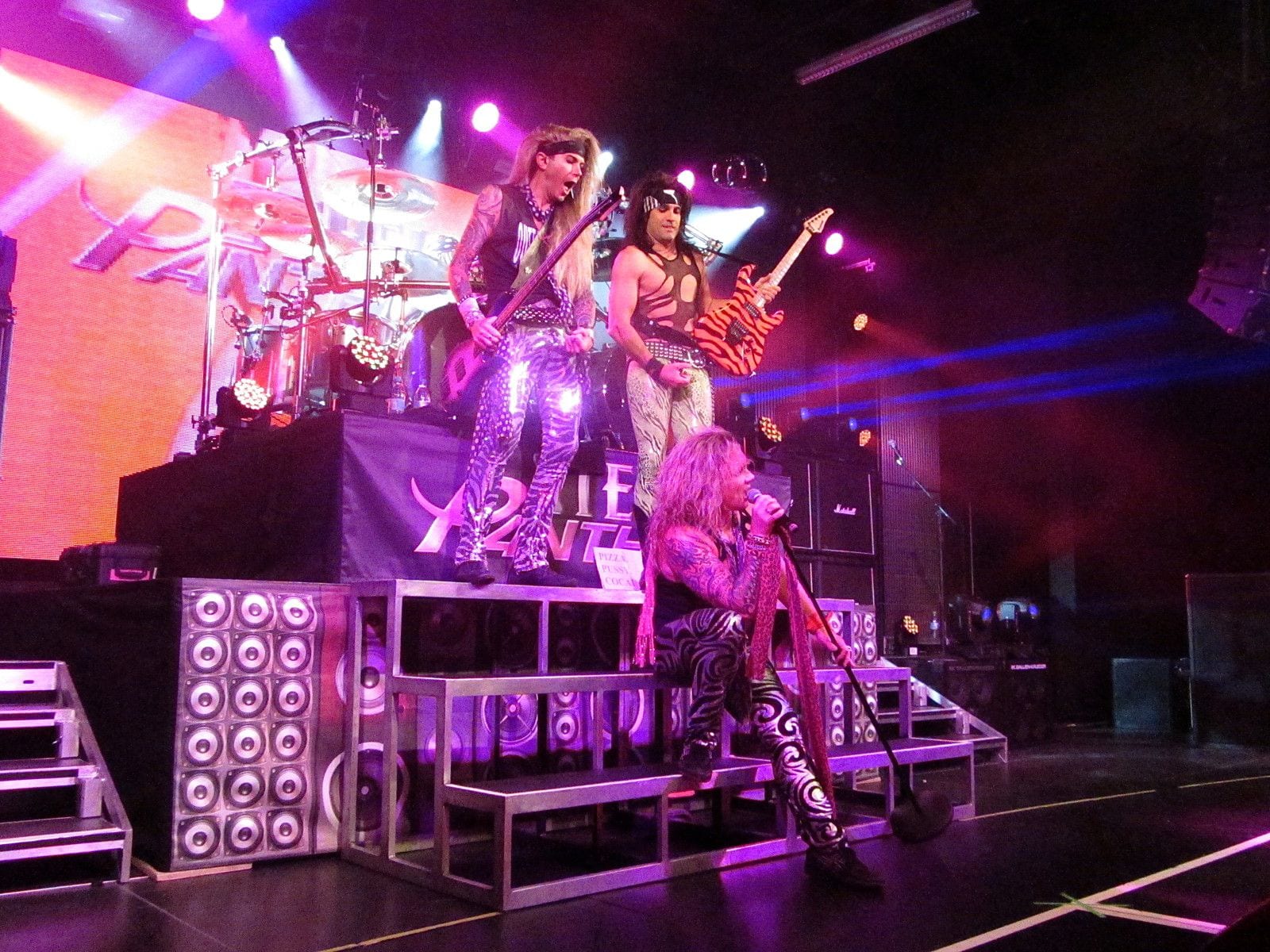 Steel Panther - Frankfurt - 27.10.2012 - Foto von Andrea Jaeckel-Dobschat - 03