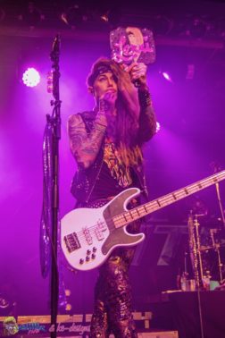 2020-01-30-steel-panther-muenchen-photo-kathy-ertl-ke-designs-fanthers-051